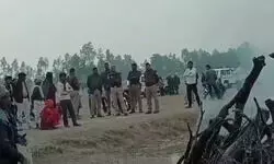 рдмрд╛рд░рд╛рдмрдВрдХреА рдореЗрдВ рдзрд░рдиреЗ рдкрд░ рдмреИрдареЗ рдмреБрдЬреБрд░реНрдЧ рдХреА рдореМрдд, рдкрд░рд┐рдЬрди рдмреЛрд▓реЗ- рдкреНрд░рд╢рд╛рд╕рди рдиреЗ рдмрд┐рдирд╛ рдкреЛрд╕реНрдЯрдорд╛рд░реНрдЯрдо рдХрд░рд╛рдпрд╛ рдЕрдВрддрд┐рдо рд╕рдВрд╕реНрдХрд╛рд░ рдмрд╛рд░рд╛рдмрдВрдХреА рдореЗрдВ рдзрд░рдиреЗ рдкрд░ рдмреИрдареЗ рдмреБрдЬреБрд░реНрдЧ рдХреА рдореМрдд, рдкрд░рд┐рдЬрди рдмреЛрд▓реЗ- рдкреНрд░рд╢рд╛рд╕рди рдиреЗ рдмрд┐рдирд╛ рдкреЛрд╕реНрдЯрдорд╛рд░реНрдЯрдо рдХрд░рд╛рдпрд╛ рдЕрдВрддрд┐рдо рд╕рдВрд╕реНрдХрд╛рд░