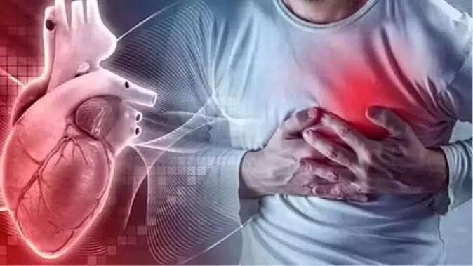 कानपूर : 43 को हार्ट अटैक, आठ को ब्रेन अटैक, एक की मौत, सांस रोगियों की हालत बिगड़ी कानपूर : 43 को हार्ट अटैक, आठ को ब्रेन अटैक, एक की मौत, सांस रोगियों की हालत बिगड़ी