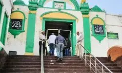 50 से ज्यादा फूल के निशान, कुआं और 2 वट वृक्ष… संभल की शाही जामा मस्जिद में मंदिर होने के प्रमाण 50 से ज्यादा फूल के निशान, कुआं और 2 वट वृक्ष… संभल की शाही जामा मस्जिद में मंदिर होने के प्रमाण