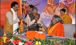 मोती महल लॉन में बीते 9 दिनों से चल रही श्रीराम कथा का समापन आज संत सम्मेलन के साथ हुआ। मोती महल लॉन में बीते 9 दिनों से चल रही श्रीराम कथा का समापन आज संत सम्मेलन के साथ हुआ।