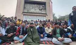 प्रशांत किशोर ने शुरू किया आमरण अनशन, बीपीएससी परीक्षा रद्द करने की मांग पर अड़े प्रशांत किशोर ने शुरू किया आमरण अनशन, बीपीएससी परीक्षा रद्द करने की मांग पर अड़े