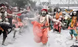 हाथों में तलवार-भाला लेकर निकली सनातन की सेना, महानिर्वाणी अखाड़े का शाही अंदाज में छावनी प्रवेश हाथों में तलवार-भाला लेकर निकली सनातन की सेना, महानिर्वाणी अखाड़े का शाही अंदाज में छावनी प्रवेश