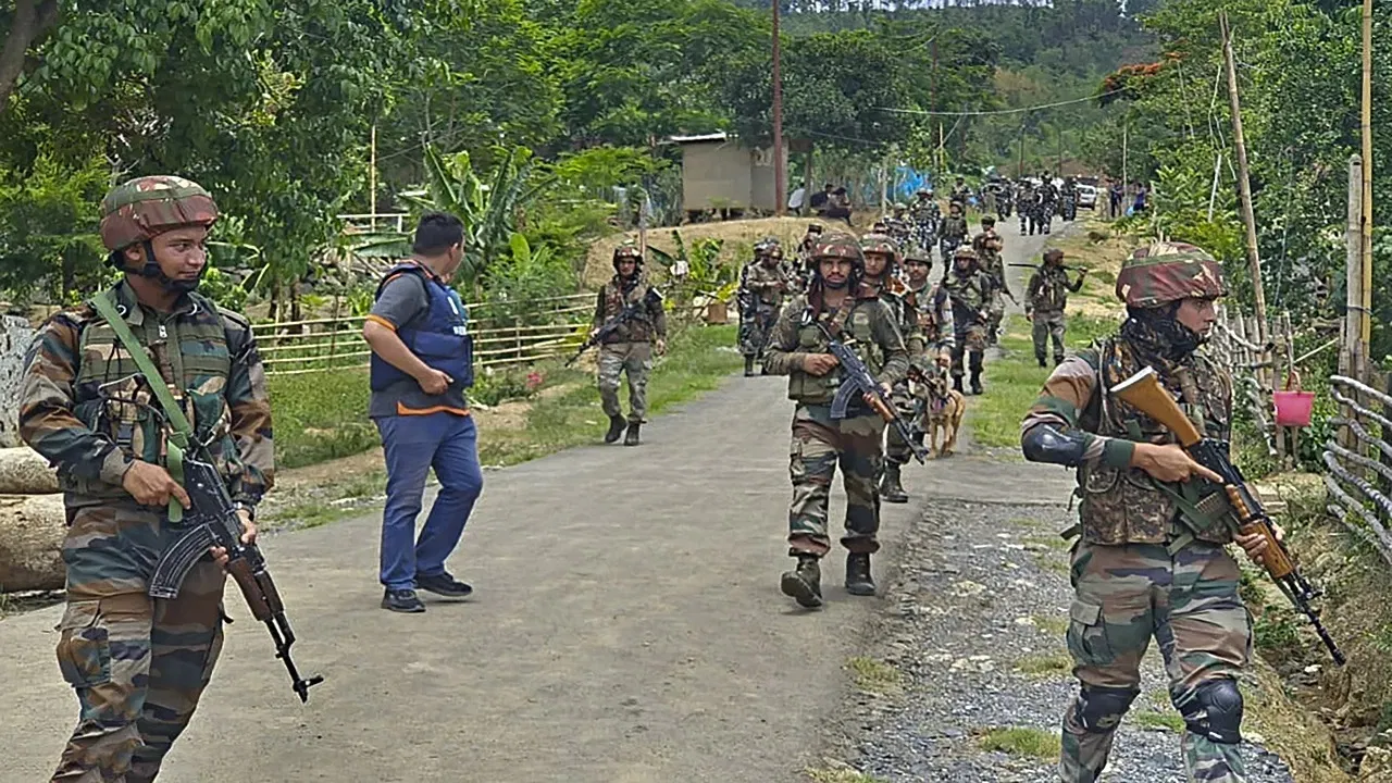 मणिपुर में थम नहीं रही हिंसा, कांगपोकपी जिले में भीड़ ने SP कार्यालय पर  बोला हमला
