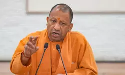 यूपी में किसानों के लिए योगी सरकार की अनूठी पहल, पराली के बदले गोवंश खाद योजना