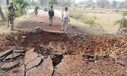 рдЫрддреНрддреАрд╕рдЧрдврд╝ рдореЗрдВ рдмрдбрд╝рд╛ рд╣рдорд▓рд╛, рдирдХреНрд╕рд▓рд┐рдпреЛрдВ рдиреЗ рд╕реБрд░рдХреНрд╖рд╛рдмрд▓реЛрдВ рдХреА рдЧрд╛рдбрд╝реА рдХреЛ IED рд╕реЗ рдЙрдбрд╝рд╛рдпрд╛, 9 рдЬрд╡рд╛рди рд╢рд╣реАрдж рдЫрддреНрддреАрд╕рдЧрдврд╝ рдореЗрдВ рдмрдбрд╝рд╛ рд╣рдорд▓рд╛, рдирдХреНрд╕рд▓рд┐рдпреЛрдВ рдиреЗ рд╕реБрд░рдХреНрд╖рд╛рдмрд▓реЛрдВ рдХреА рдЧрд╛рдбрд╝реА рдХреЛ IED рд╕реЗ рдЙрдбрд╝рд╛рдпрд╛, 9 рдЬрд╡рд╛рди рд╢рд╣реАрдж