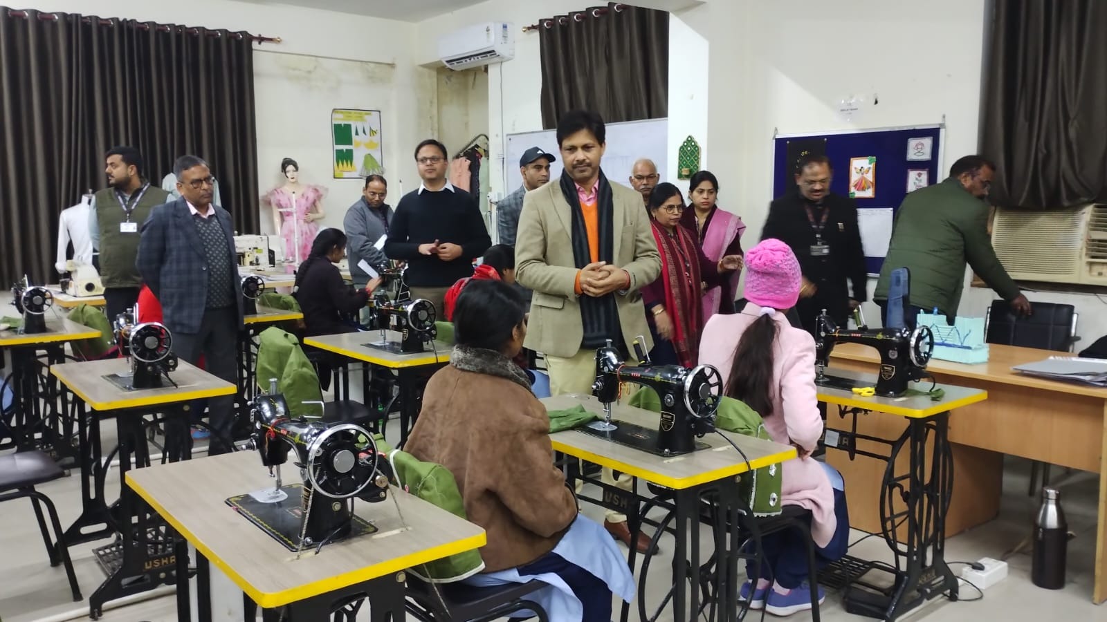 कौशल विकास विभाग के प्रमुख सचिव ने किया प्रशिक्षण केंद्रों का निरीक्षण कौशल विकास विभाग के प्रमुख सचिव ने किया प्रशिक्षण केंद्रों का निरीक्षण