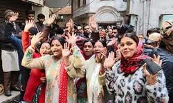 рд╡рд╛рд░рд╛рдгрд╕реА рдореЗрдВ рд╡рд░реНрд╖реЛрдВ рд╕реЗ рдмрдВрдж рдкрдбрд╝реЗ рд╕рд┐рджреНрдзрд┐рд╢реНрд╡рд░ рдорд╣рд╛рджреЗрд╡ рдХреЗ рдордВрджрд┐рд░ рдХрд╛ рдЦреБрд▓рд╛ рддрд╛рд▓рд╛, рд╕рд┐рджреНрдзрд┐рд╢реНрд╡рд░ рдорд╣рд╛рджреЗрд╡ рдордВрджрд┐рд░ рдЦреБрд▓рдиреЗ рдХреЗ рдмрд╛рдж рдорд╣рд┐рд▓рд╛рдУ рдиреЗ рдЬрдпрдХрд╛рд░рд╛ рд▓рдЧрд╛рдпрд╛ рд╡рд╛рд░рд╛рдгрд╕реА рдореЗрдВ рд╡рд░реНрд╖реЛрдВ рд╕реЗ рдмрдВрдж рдкрдбрд╝реЗ рд╕рд┐рджреНрдзрд┐рд╢реНрд╡рд░ рдорд╣рд╛рджреЗрд╡ рдХреЗ рдордВрджрд┐рд░ рдХрд╛ рдЦреБрд▓рд╛ рддрд╛рд▓рд╛, рд╕рд┐рджреНрдзрд┐рд╢реНрд╡рд░ рдорд╣рд╛рджреЗрд╡ рдордВрджрд┐рд░ рдЦреБрд▓рдиреЗ рдХреЗ рдмрд╛рдж рдорд╣рд┐рд▓рд╛рдУ рдиреЗ рдЬрдпрдХрд╛рд░рд╛ рд▓рдЧрд╛рдпрд╛