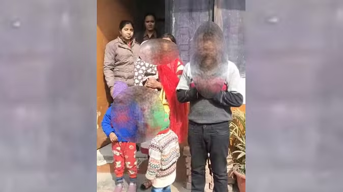 विधान भवन के सामने परिवार ने किया आत्मदाह का प्रयास, आरोप लगाया कि विपक्षी शहंशाह, इशरत अली और समीर अली ने झूठा मुकदमा दर्ज कराया विधान भवन के सामने परिवार ने किया आत्मदाह का प्रयास, आरोप लगाया कि विपक्षी शहंशाह, इशरत अली और समीर अली ने झूठा मुकदमा दर्ज कराया