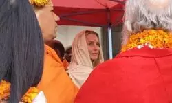 Apple рдХреЗ рдХреЛ-рдлрд╛рдЙрдВрдбрд░ рд╕реНрдЯреАрд╡ рдЬреЙрдмреНрд╕ рдХреА рдкрддреНрдиреА рд▓рд╛рд░реЗрди рдкреЙрд╡реЗрд▓ рдкрд╣реБрдВрдЪреАрдВ рд╡рд╛рд░рд╛рдгрд╕реА, рдХрд╛рд╢реА рд╡рд┐рд╢реНрд╡рдирд╛рде рдореЗрдВ рдХрд┐рдП рджрд░реНрд╢рди-рдкреВрдЬрди, рдорд╣рд╛рдХреБрдВрдн рдореЗрдВ рд╢рд╛рдорд┐рд▓ рд╣реЛрдВрдЧреА рдФрд░ рдХрд▓реНрдкрд╡рд╛рд╕ рдХрд░реЗрдВрдЧреА Apple рдХреЗ рдХреЛ-рдлрд╛рдЙрдВрдбрд░ рд╕реНрдЯреАрд╡ рдЬреЙрдмреНрд╕ рдХреА рдкрддреНрдиреА рд▓рд╛рд░реЗрди рдкреЙрд╡реЗрд▓ рдкрд╣реБрдВрдЪреАрдВ рд╡рд╛рд░рд╛рдгрд╕реА, рдХрд╛рд╢реА рд╡рд┐рд╢реНрд╡рдирд╛рде рдореЗрдВ рдХрд┐рдП рджрд░реНрд╢рди-рдкреВрдЬрди, рдорд╣рд╛рдХреБрдВрдн рдореЗрдВ рд╢рд╛рдорд┐рд▓ рд╣реЛрдВрдЧреА рдФрд░ рдХрд▓реНрдкрд╡рд╛рд╕ рдХрд░реЗрдВрдЧреА