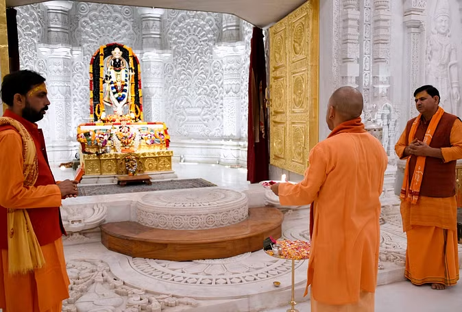 सीएम योगी आज करेंगे रामलला का अभिषेक, पहली बार अंगद टीला से श्रद्धालुओं को करेंगे संबोधित सीएम योगी आज करेंगे रामलला का अभिषेक, पहली बार अंगद टीला से श्रद्धालुओं को करेंगे संबोधित