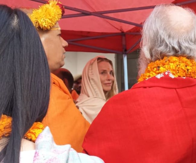 Apple के को-फाउंडर स्टीव जॉब्स की पत्नी लारेन पॉवेल पहुंचीं वाराणसी, काशी विश्वनाथ में किए दर्शन-पूजन, महाकुंभ में शामिल होंगी और कल्पवास करेंगी Apple के को-फाउंडर स्टीव जॉब्स की पत्नी लारेन पॉवेल पहुंचीं वाराणसी, काशी विश्वनाथ में किए दर्शन-पूजन, महाकुंभ में शामिल होंगी और कल्पवास करेंगी
