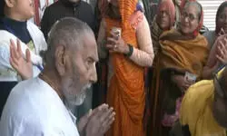 128 साल के हैं स्वामी शिवानंद सरस्वती, पिछले 100 सालों से आते रहे हैं कुंभ मेले में, बताई अपनी दिनचर्या 128 साल के हैं स्वामी शिवानंद सरस्वती, पिछले 100 सालों से आते रहे हैं कुंभ मेले में, बताई अपनी दिनचर्या