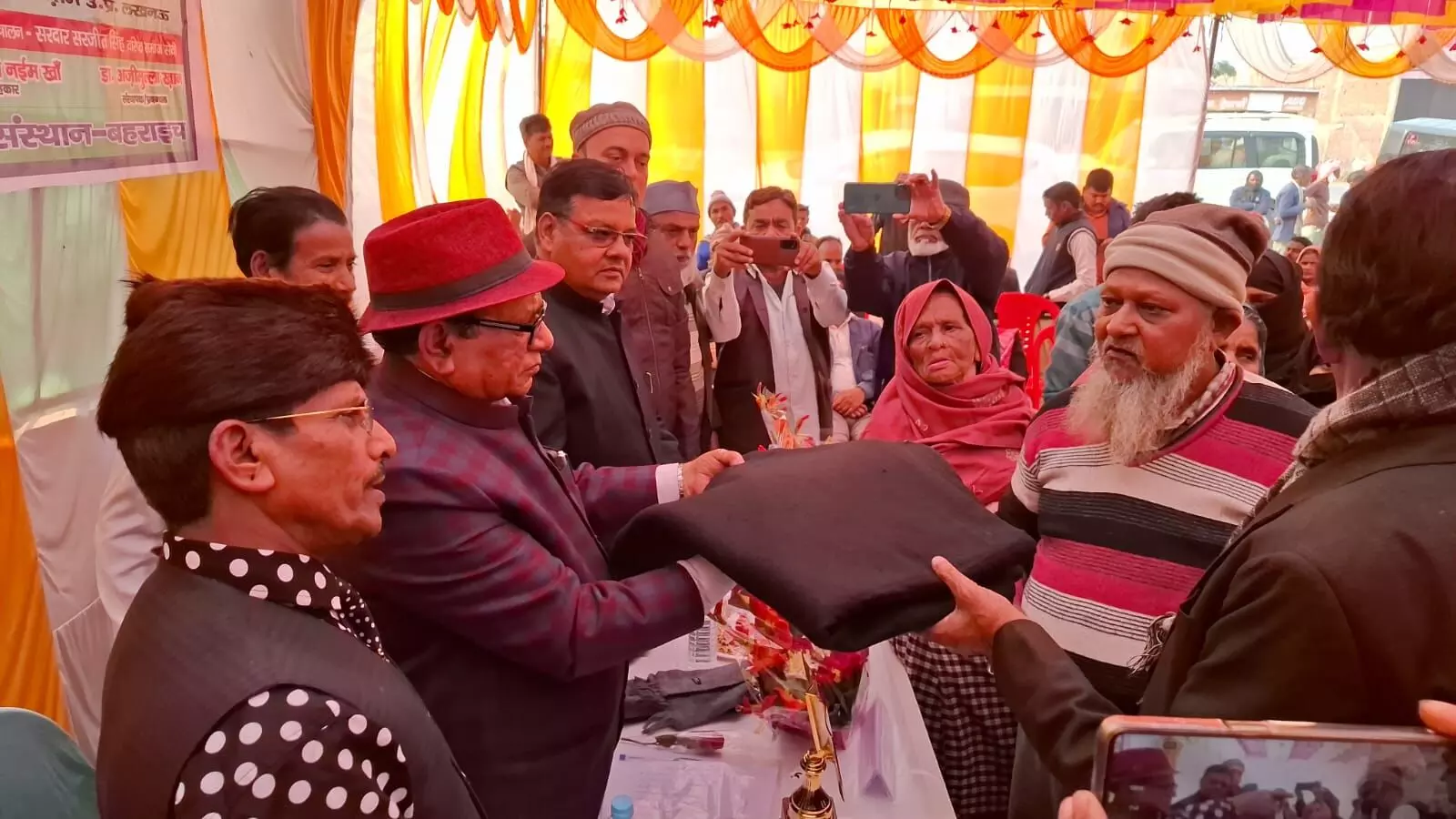 गौतम-गाजी मानव सेवा संस्थान ने गरीबों को बांटे 150 कंबल गौतम-गाजी मानव सेवा संस्थान ने गरीबों को बांटे 150 कंबल