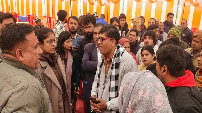 अलीगढ : 1000 लोगों को खेती की जमीन में काट दिए 500 प्लॉट, निवेशकों के फंसे 600 करोड़ अलीगढ : 1000 लोगों को खेती की जमीन में काट दिए 500 प्लॉट, निवेशकों के फंसे 600 करोड़