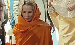 महाकुंभ में भीड़ देख स्टीव जॉब्स की पत्नी को हुई एलर्जी, तबीयत खराब होने के चलते नहीं कर पाईं अमृत स्नान महाकुंभ में भीड़ देख स्टीव जॉब्स की पत्नी को हुई एलर्जी, तबीयत खराब होने के चलते नहीं कर पाईं अमृत स्नान