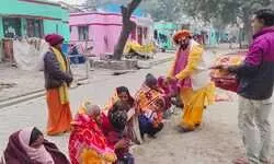 बालयोगी महंत रामदास द्वारा कंबल वितरण कर सांसद डिंपल यादव का मनाया गया जन्मदिन