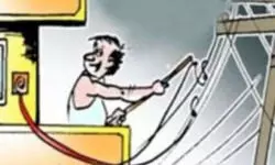 आगरा में 16 दिन में बिजली चोरी के दर्ज हुए 900 से अधिक मुकदमे, मचा हड़कंप आगरा में 16 दिन में बिजली चोरी के दर्ज हुए 900 से अधिक मुकदमे, मचा हड़कंप