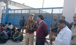 बुलंदशहर में फैक्टरी में गैस लीक होने से बड़ा हादसा, दो की मौत; एक गंभीर हालत में भर्ती बुलंदशहर में फैक्टरी में गैस लीक होने से बड़ा हादसा, दो की मौत; एक गंभीर हालत में भर्ती