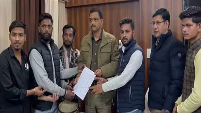 अलीगढ़ में एबीवीपी कार्यालय के गेट पर रखे गए धमकी भरे पर्चे महाकुंभ में आग ट्रेलर, पिक्चर बाकी… अलीगढ़ में एबीवीपी कार्यालय के गेट पर रखे गए धमकी भरे पर्चे महाकुंभ में आग ट्रेलर, पिक्चर बाकी…