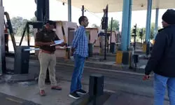 рдореАрд░рдЬрд╛рдкреБрд░ рдореЗрдВ рдЯреЛрд▓ рдкреНрд▓рд╛рдЬрд╛ рдкрд░ рд▓рдЦрдирдК STF рдХрд╛ рдЫрд╛рдкрд╛, 120 рдХрд░реЛрдбрд╝ рдЧрдмрди рдХреЗ рдЖрд░реЛрдк рдореЗрдВ рддреАрди рд╣рд┐рд░рд╛рд╕рдд рдореЗрдВ рдореАрд░рдЬрд╛рдкреБрд░ рдореЗрдВ рдЯреЛрд▓ рдкреНрд▓рд╛рдЬрд╛ рдкрд░ рд▓рдЦрдирдК STF рдХрд╛ рдЫрд╛рдкрд╛, 120 рдХрд░реЛрдбрд╝ рдЧрдмрди рдХреЗ рдЖрд░реЛрдк рдореЗрдВ рддреАрди рд╣рд┐рд░рд╛рд╕рдд рдореЗрдВ