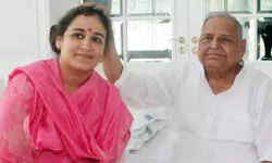 рдореБрд▓рд╛рдпрдо рд╕рд┐рдВрд╣ рдкрд░ рдЕрднрджреНрд░ рдЯрд┐рдкреНрдкрдгреА: рдмрд╣реВ рдЕрдкрд░реНрдгрд╛ рдмреЛрд▓реАрдВ- рдорд╛рдлреА рдорд╛рдВрдЧреЗрдВ рд╣рдиреБрдорд╛рдирдЧрдврд╝реА рдХреЗ рдкреБрдЬрд╛рд░реА рд░рд╛рдЬреВрджрд╛рд╕, рдпрд╣ рдареАрдХ рдирд╣реАрдВ рдореБрд▓рд╛рдпрдо рд╕рд┐рдВрд╣ рдкрд░ рдЕрднрджреНрд░ рдЯрд┐рдкреНрдкрдгреА: рдмрд╣реВ рдЕрдкрд░реНрдгрд╛ рдмреЛрд▓реАрдВ- рдорд╛рдлреА рдорд╛рдВрдЧреЗрдВ рд╣рдиреБрдорд╛рдирдЧрдврд╝реА рдХреЗ рдкреБрдЬрд╛рд░реА рд░рд╛рдЬреВрджрд╛рд╕, рдпрд╣ рдареАрдХ рдирд╣реАрдВ