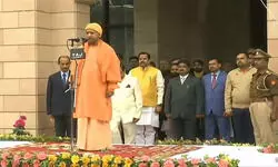 सीएम योगी ने कहा कि आज का दिन हमारे लिए गौरव का, संविधान के दायरे में रहकर करें काम सीएम योगी ने कहा कि आज का दिन हमारे लिए गौरव का, संविधान के दायरे में रहकर करें काम