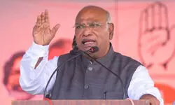 рдЧрдВрдЧрд╛ рдореЗрдВ рдбреБрдмрдХреА рд▓рдЧрд╛рдиреЗ рд╕реЗ рдЧрд░реАрдмреА рджреВрд░ рд╣реЛрдЧреА рдХреНрдпрд╛? рдЕрдорд┐рдд рд╢рд╛рд╣ рдХреЗ рдорд╣рд╛рдХреБрдВрдн рд╕реНрдирд╛рди рдХреЗ рдмрд╛рдж рдЦрд░рдЧреЗ рдХрд╛ рддрдВрдЬ рдЧрдВрдЧрд╛ рдореЗрдВ рдбреБрдмрдХреА рд▓рдЧрд╛рдиреЗ рд╕реЗ рдЧрд░реАрдмреА рджреВрд░ рд╣реЛрдЧреА рдХреНрдпрд╛? рдЕрдорд┐рдд рд╢рд╛рд╣ рдХреЗ рдорд╣рд╛рдХреБрдВрдн рд╕реНрдирд╛рди рдХреЗ рдмрд╛рдж рдЦрд░рдЧреЗ рдХрд╛ рддрдВрдЬ