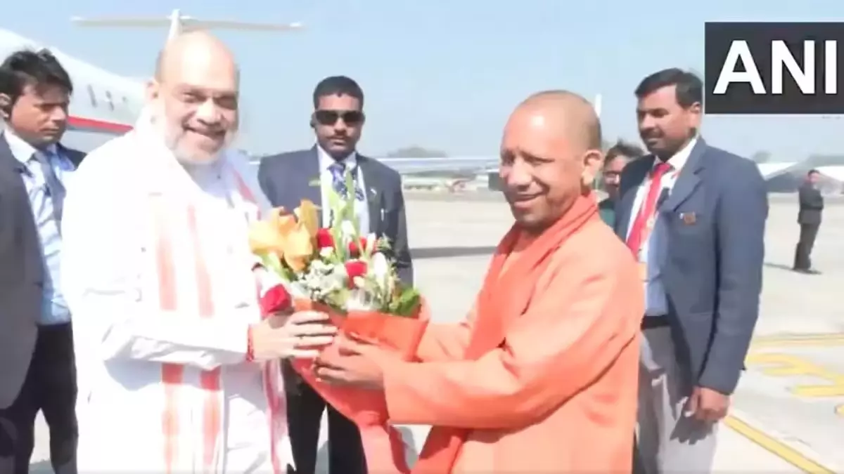 गृह मंत्री अमित शाह पहुंचे प्रयागराज, महाकुंभ में लगाएंगे पवित्र डुबकी गृह मंत्री अमित शाह पहुंचे प्रयागराज, महाकुंभ में लगाएंगे पवित्र डुबकी