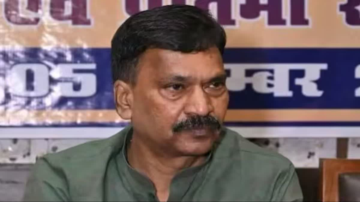 कांग्रेस सांसद राकेश राठौर के खिलाफ एनबीडब्ल्यू जारी, गिरफ्तारी के लिए दबिश तेज कांग्रेस सांसद राकेश राठौर के खिलाफ एनबीडब्ल्यू जारी, गिरफ्तारी के लिए दबिश तेज