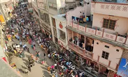 рдХрд╛рд╢реА рдореЗрдВ рдорд╣рд╛рдХреБрдВрдн рдХреА рднреАрдбрд╝, рджреЗрд░ рддрдХ рдЬрд╛рдЧреЗ рдмрд╛рдмрд╛ рд╡рд┐рд╢реНрд╡рдирд╛рде, рд░рд╛рдд рдПрдХ рдмрдЬреЗ рддрдХ рджрд░реНрд╢рди, 11 рд▓рд╛рдЦ рднрдХреНрдд рдкрд╣реБрдВрдЪреЗ рдХрд╛рд╢реА рдореЗрдВ рдорд╣рд╛рдХреБрдВрдн рдХреА рднреАрдбрд╝, рджреЗрд░ рддрдХ рдЬрд╛рдЧреЗ рдмрд╛рдмрд╛ рд╡рд┐рд╢реНрд╡рдирд╛рде, рд░рд╛рдд рдПрдХ рдмрдЬреЗ рддрдХ рджрд░реНрд╢рди, 11 рд▓рд╛рдЦ рднрдХреНрдд рдкрд╣реБрдВрдЪреЗ