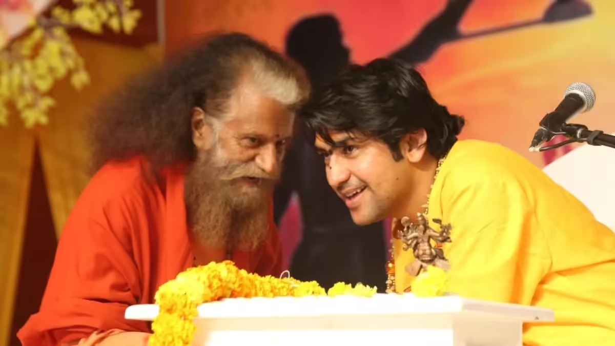 प्रयागराज पहुंचे बागेश्वर धाम धीरेंद्र कृष्ण शास्त्री, हनुमान कथा से पराक्रम, भक्ति और श्रद्धा की दिव्यता की अनुभूति होती है प्रयागराज पहुंचे बागेश्वर धाम धीरेंद्र कृष्ण शास्त्री, हनुमान कथा से पराक्रम, भक्ति और श्रद्धा की दिव्यता की अनुभूति होती है