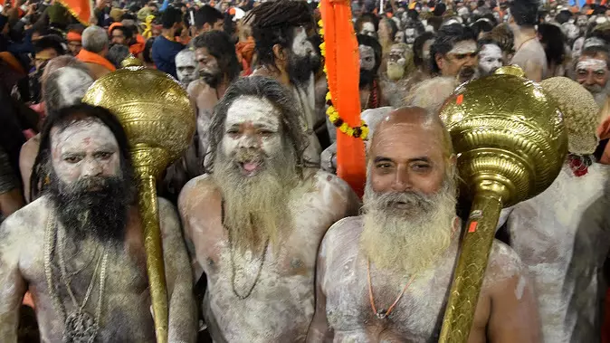 सबसे बड़े अमृत स्नान के लिए अखाड़ों की सजीं शाही सवारियां, 21 श्रृंगार करके निकलेंगे नागा सबसे बड़े अमृत स्नान के लिए अखाड़ों की सजीं शाही सवारियां, 21 श्रृंगार करके निकलेंगे नागा