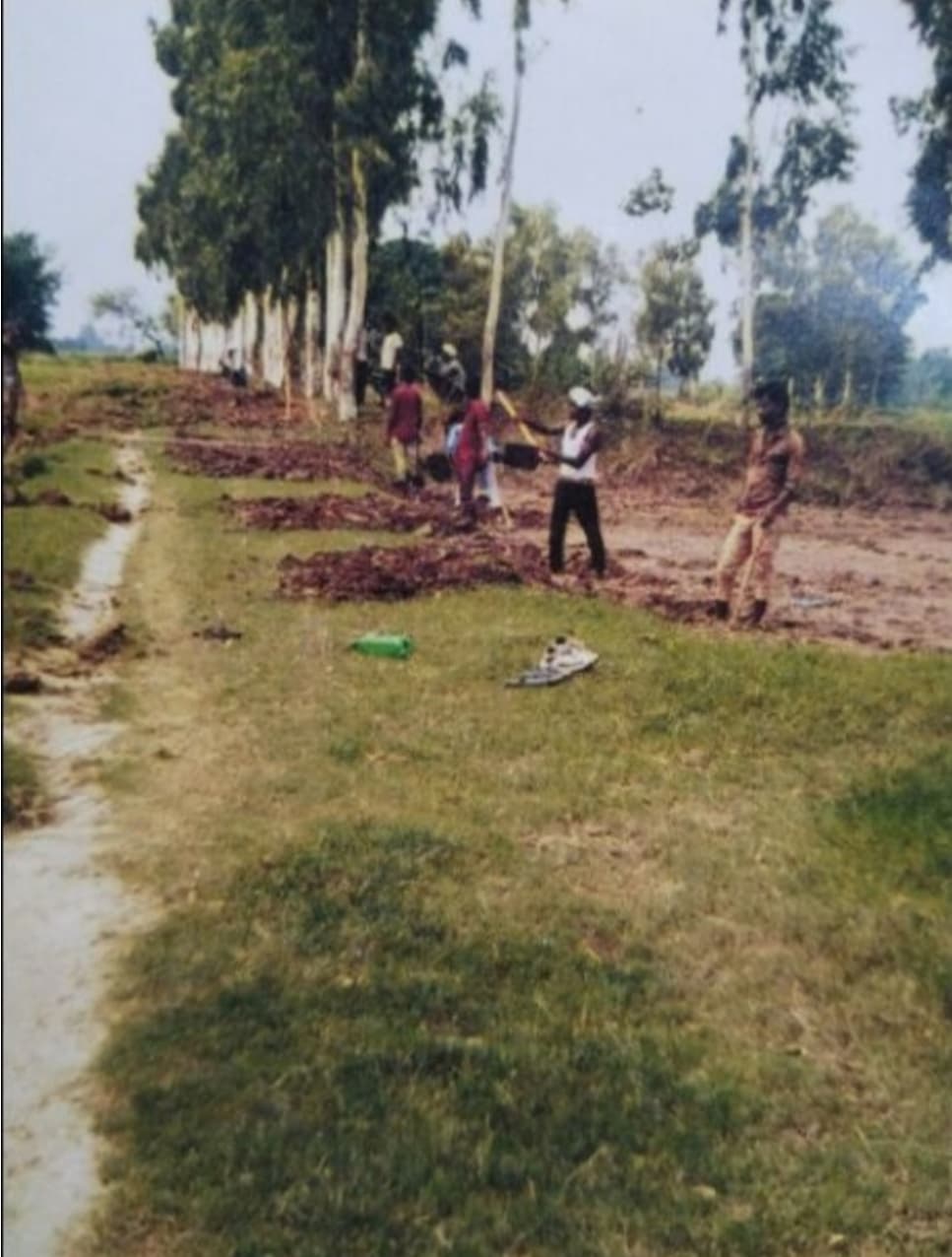 बीडीओ कुदरहा के लिए चुनौती बना 26 जनवरी के दिन रसूलपुर में लगी फर्जी हाजिरी के मस्टर रोल को जीरो करना बीडीओ कुदरहा के लिए चुनौती बना 26 जनवरी के दिन रसूलपुर में लगी फर्जी हाजिरी के मस्टर रोल को जीरो करना