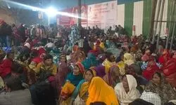 प्रयागराज जंक्शन जाने वाले मार्गों को किया बंद तो सड़क पर लगाया बिस्तर, लोगों का सेवाभाव देख हुए भावुक प्रयागराज जंक्शन जाने वाले मार्गों को किया बंद तो सड़क पर लगाया बिस्तर, लोगों का सेवाभाव देख हुए भावुक