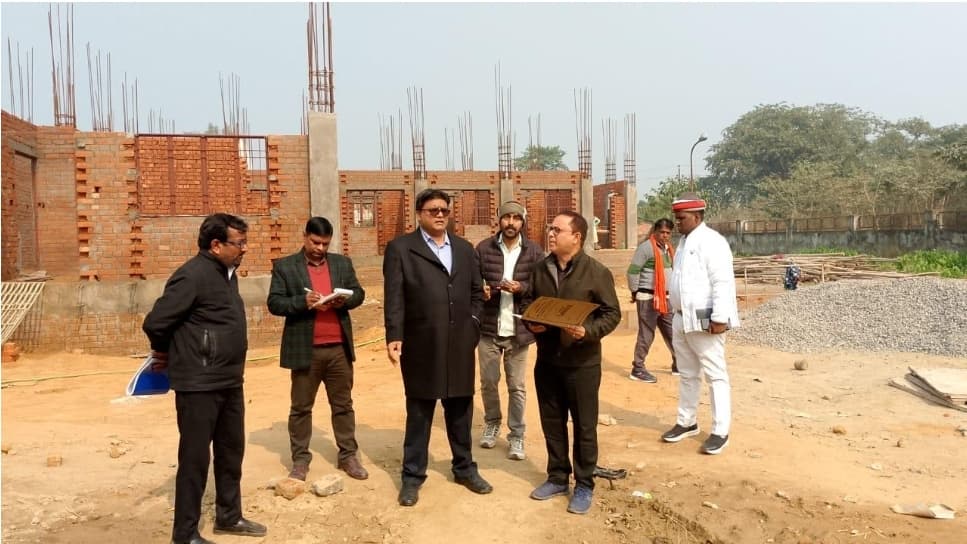 जिलाधिकारी ने किया औचक निरीक्षण , दिया आवश्यक निर्देश जिलाधिकारी ने किया औचक निरीक्षण , दिया आवश्यक निर्देश