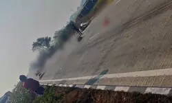 рдЧрд╛рдЬреАрдкреБрд░ рдореЗрдВ рдорд╣рд╛рдХреБрдВрдн рд╕реЗ рд▓реМрдЯ рд░рд╣реА рд╢реНрд░рджреНрдзрд╛рд▓реБрдУрдВ рдХреА рдЧрд╛реЬреА рдХреЛ рдЯреНрд░рдХ рдиреЗ рдорд╛рд░реА рдЯрдХреНрдХрд░, рдХрдИ рд▓реЛрдЧреЛрдВ рдХреА рдореМрдд рдЧрд╛рдЬреАрдкреБрд░ рдореЗрдВ рдорд╣рд╛рдХреБрдВрдн рд╕реЗ рд▓реМрдЯ рд░рд╣реА рд╢реНрд░рджреНрдзрд╛рд▓реБрдУрдВ рдХреА рдЧрд╛реЬреА рдХреЛ рдЯреНрд░рдХ рдиреЗ рдорд╛рд░реА рдЯрдХреНрдХрд░, рдХрдИ рд▓реЛрдЧреЛрдВ рдХреА рдореМрдд