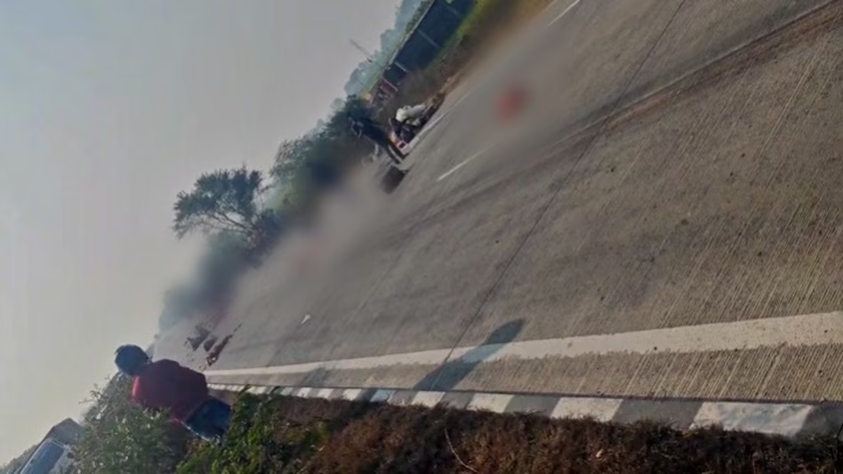 गाजीपुर में महाकुंभ से लौट रही श्रद्धालुओं की गाड़ी को ट्रक ने मारी टक्कर, कई लोगों की मौत गाजीपुर में महाकुंभ से लौट रही श्रद्धालुओं की गाड़ी को ट्रक ने मारी टक्कर, कई लोगों की मौत