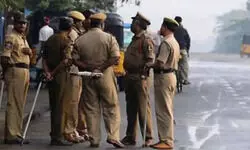 ACP ऑफिस से फिल्मी स्टाइल में फरार हुआ शख्स, अधिकारी को दिया था अवैध पिस्टल की फैक्ट्री पकड़वाने का झांसा