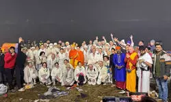 विदेशों में बढ़ रहा सनातन धर्म का क्रेज, 150 से अधिक Foreigners ने महाकुंभ में ली दीक्षा विदेशों में बढ़ रहा सनातन धर्म का क्रेज, 150 से अधिक Foreigners ने महाकुंभ में ली दीक्षा