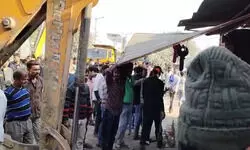 कानपुर : बाकरगंज में चला अतिक्रमण हटाओ अभियान, बुलडोजर से ध्वस्त किए अवैध कब्जे, सामान लेकर भागे लोग कानपुर : बाकरगंज में चला अतिक्रमण हटाओ अभियान, बुलडोजर से ध्वस्त किए अवैध कब्जे, सामान लेकर भागे लोग