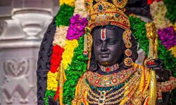 बसंत पंचमी- रामलला को बनारस की सिल्क, असम से आए सोने के धागे से बने वस्त्र और आंध्र प्रदेश के कंजीवरम की पीताम्बरी धारण कराई जाएगी बसंत पंचमी- रामलला को बनारस की सिल्क, असम से आए सोने के धागे से बने वस्त्र और आंध्र प्रदेश के कंजीवरम की पीताम्बरी धारण कराई जाएगी