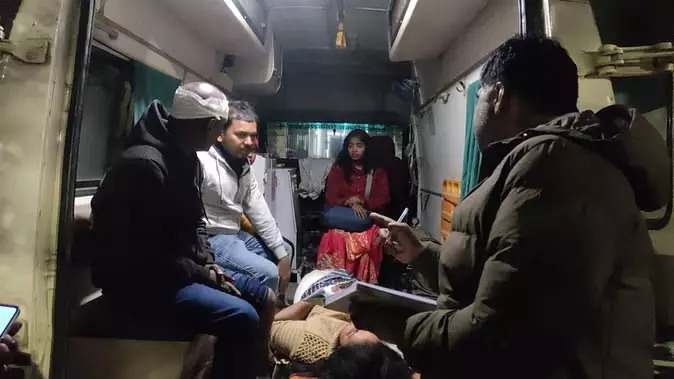 भदोही  : महाकुंभ से लौट रहे श्रदालुओं की बोलेरो में पिकअप की टक्कर, आधा दर्जन घायल, बच्चे की मौत