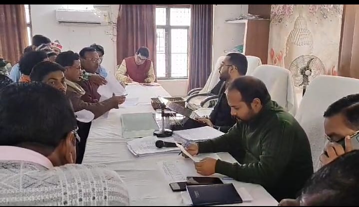 तहसील समाधान दिवस में एसडीएम तमकुही राज ने सुनी फरियादियों की फरियाद, मौके पर चार का निस्तारण