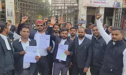 महंत राजूदास के खिलाफ परिवाद दाखिल, नोटिस जारी करने का दिया आदेश महंत राजूदास के खिलाफ परिवाद दाखिल, नोटिस जारी करने का दिया आदेश