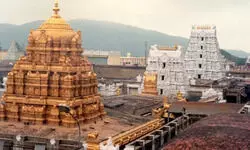 भगवान वेंकटेश्वर की पवित्रता का सवाल है, तिरुपति मंदिर से 18 गैर हिंदू कर्मचारियों की छुट्टी भगवान वेंकटेश्वर की पवित्रता का सवाल है, तिरुपति मंदिर से 18 गैर हिंदू कर्मचारियों की छुट्टी