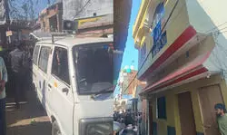 बरेली : मांझा कारखाने में तेज धमाका, मालिक समेत दो लोगों की मौत बरेली : मांझा कारखाने में तेज धमाका, मालिक समेत दो लोगों की मौत