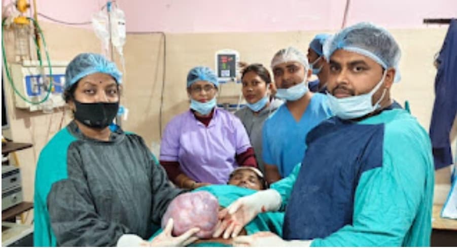 श्री कृष्णा मिशन के चिकित्सकों ने 3 किलो का ट्यूमर निकाल कर बचाई महिला की जान श्री कृष्णा मिशन के चिकित्सकों ने 3 किलो का ट्यूमर निकाल कर बचाई महिला की जान