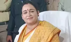 рдЕрдкрд░реНрдгрд╛ рдпрд╛рджрд╡ рдиреЗ рдЕрдЦрд┐рд▓реЗрд╢ рдпрд╛рджрд╡ рдкрд░ рдХрд╕рд╛ рддрдВрдЬ, рдЬрдм рдЪреБрдирд╛рд╡ рдореЗрдВ рдЬреАрдд рдорд┐рд▓рддреА рд╣реИ, рддрдм рдЖрдпреЛрдЧ рдХреА рдЖрд▓реЛрдЪрдирд╛ рдирд╣реАрдВ рдХреА рдЬрд╛рддреА, рд▓реЗрдХрд┐рди рд╣рд╛рд░рдиреЗ рдкрд░ рдЙрд╕реА рдкрд░ рдареАрдХрд░рд╛ рдлреЛрдбрд╝ рджрд┐рдпрд╛ рдЬрд╛рддрд╛ рд╣реИ. рдЕрдкрд░реНрдгрд╛ рдпрд╛рджрд╡ рдиреЗ рдЕрдЦрд┐рд▓реЗрд╢ рдпрд╛рджрд╡ рдкрд░ рдХрд╕рд╛ рддрдВрдЬ, рдЬрдм рдЪреБрдирд╛рд╡ рдореЗрдВ рдЬреАрдд рдорд┐рд▓рддреА рд╣реИ, рддрдм рдЖрдпреЛрдЧ рдХреА рдЖрд▓реЛрдЪрдирд╛ рдирд╣реАрдВ рдХреА рдЬрд╛рддреА, рд▓реЗрдХрд┐рди рд╣рд╛рд░рдиреЗ рдкрд░ рдЙрд╕реА рдкрд░ рдареАрдХрд░рд╛ рдлреЛрдбрд╝ рджрд┐рдпрд╛ рдЬрд╛рддрд╛ рд╣реИ.