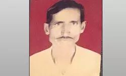 рдмрд╛рдЧрдкрдд рдореЗрдВ рдЧреЛрд╡рдВрд╢ рдиреЗ рдлрд╕рд▓ рдмрд░реНрдмрд╛рдж рдХреА рддреЛ рдХрд┐рд╕рд╛рди рдиреЗ рдлрдВрджрд╛ рд▓рдЧрд╛рдХрд░ рджреА рдЬрд╛рди... рдкрд╣рд▓реЗ рд╕реЗ рд╣реА рдХрд░реНрдЬ рд╕реЗ рдкрд░реЗрд╢рд╛рди рдерд╛ рдЬреАрддрд░рд╛рдо рдмрд╛рдЧрдкрдд рдореЗрдВ рдЧреЛрд╡рдВрд╢ рдиреЗ рдлрд╕рд▓ рдмрд░реНрдмрд╛рдж рдХреА рддреЛ рдХрд┐рд╕рд╛рди рдиреЗ рдлрдВрджрд╛ рд▓рдЧрд╛рдХрд░ рджреА рдЬрд╛рди... рдкрд╣рд▓реЗ рд╕реЗ рд╣реА рдХрд░реНрдЬ рд╕реЗ рдкрд░реЗрд╢рд╛рди рдерд╛ рдЬреАрддрд░рд╛рдо