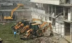 рдХреБрд╢реАрдирдЧрд░ рдореЗрдВ рдорджрдиреА рдорд╕реНрдЬрд┐рдж рдкрд░ рдЪрд▓рд╛ рдмреБрд▓рдбреЛрдЬрд░, рд╕рд░рдХрд╛рд░реА рдЬрдореАрди рдкрд░ рдмрдиреА рдереА рдХреБрд╢реАрдирдЧрд░ рдореЗрдВ рдорджрдиреА рдорд╕реНрдЬрд┐рдж рдкрд░ рдЪрд▓рд╛ рдмреБрд▓рдбреЛрдЬрд░, рд╕рд░рдХрд╛рд░реА рдЬрдореАрди рдкрд░ рдмрдиреА рдереА